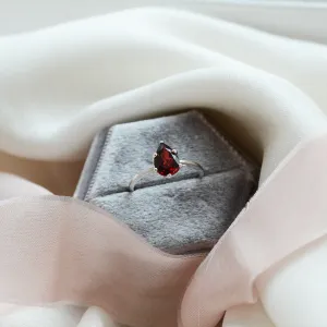 Gold garnet ring OLLY Thumbnail