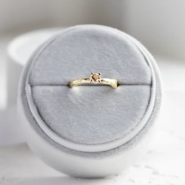 Gold branch ring with morganite DREMIA Image