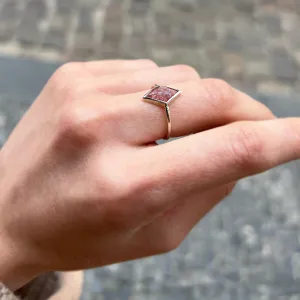 Gold kite strawberry quartz ring FRAGOLA Thumbnail