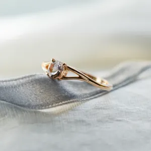 Delicate gold ring with morganite ROSALIS Thumbnail