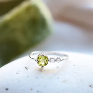 Gold ring with peridot and diamonds OLIVIA Thumbnail