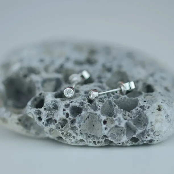 ANY Golden stud earrings with diamonds Image