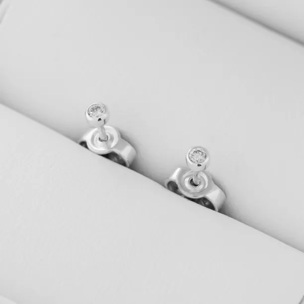 ANY Golden stud earrings with diamonds Image