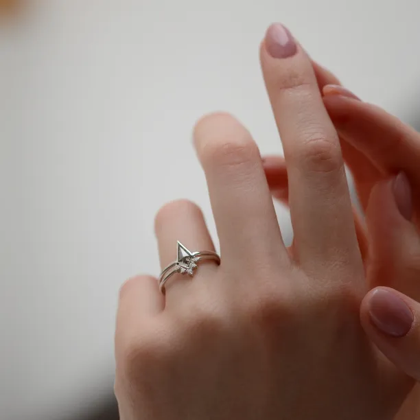 CHRIS gold ring with salt and pepper diamond Image
