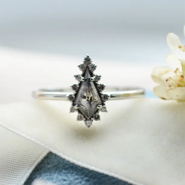 Cluster ring with salt'n'pepper diamond DOMO Image