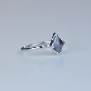 ERICA gold diamond ring in an authentic cut Thumbnail