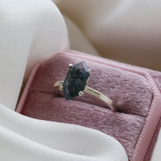 Gold diamond ring with moss agate ROXANE Image