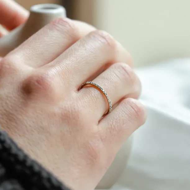 Gold eternity ring with salt and pepper diamonds DOROTHY Image