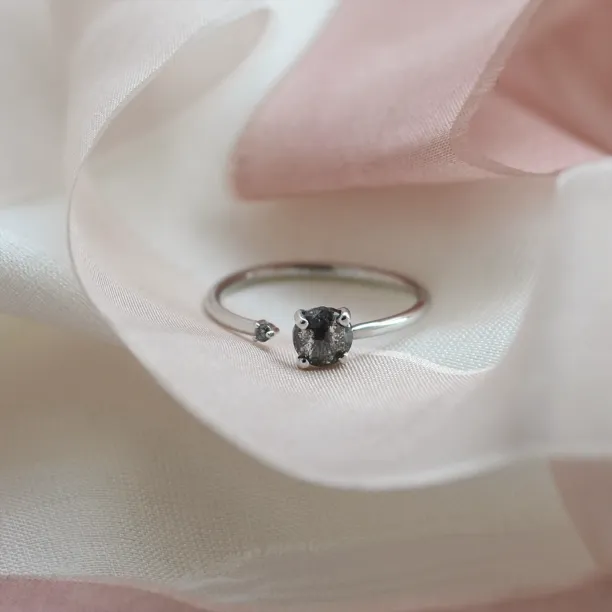 Gold open ring with salt and pepper diamond BETY Image