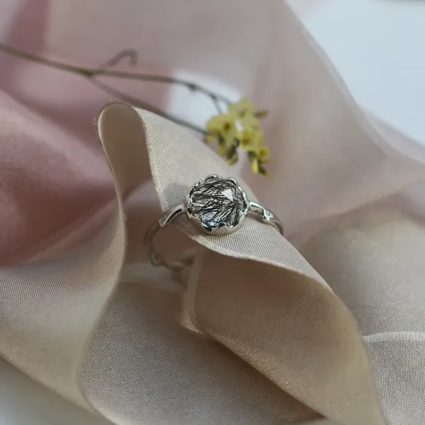 Gold ring with rutile quartz and diamonds HELLIN Image