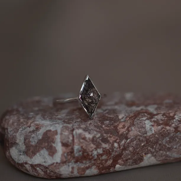 Gold ring with rutile quartz BENITO Image