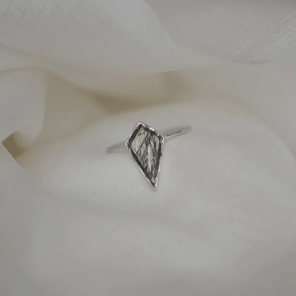 Gold ring with rutile quartz BUNO Image