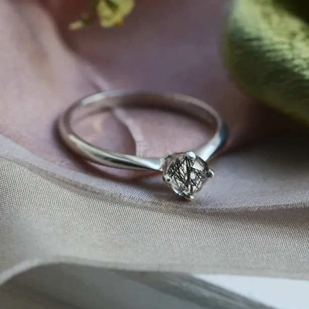 Gold ring with rutile quartz BURGO Image