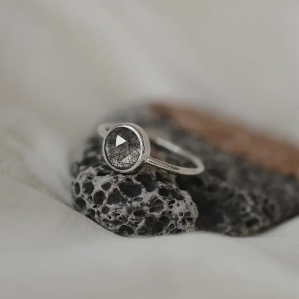 Gold ring with rutile quartz GRANADA Image