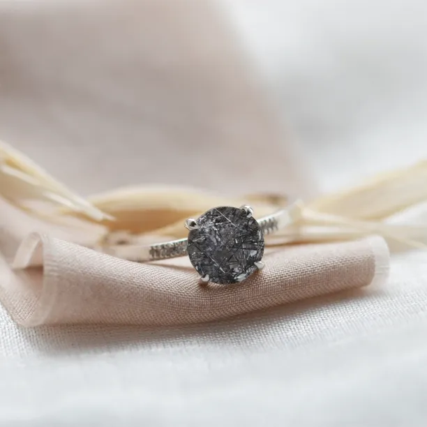 Rutilated quartz in gold ring with diamonds GIORGIA Image