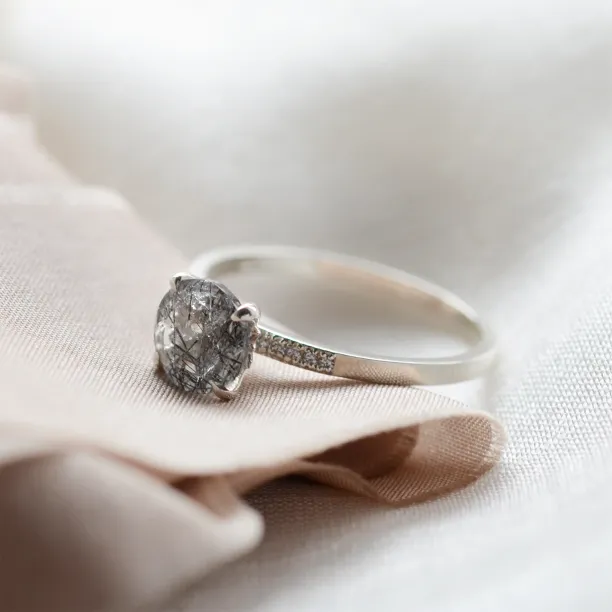 Rutilated quartz in gold ring with diamonds GIORGIA Image