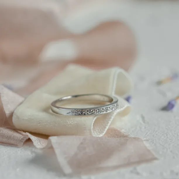 Vintage eternity lab-grown diamond ring HELENE Image