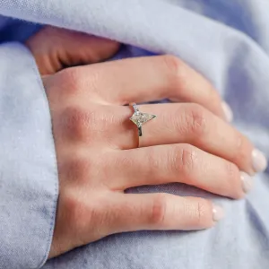 Original engagement ring with kite moissanite DOMITIA Thumbnail