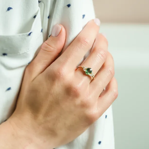 Vintage engagement ring with green sapphire and diamonds CADET Image