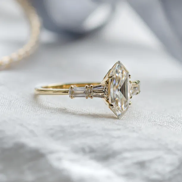 Elegant ring with hexagon moissanite DUKE Image