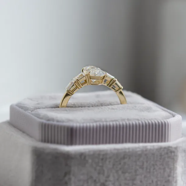 Elegant ring with hexagon moissanite DUKE Image