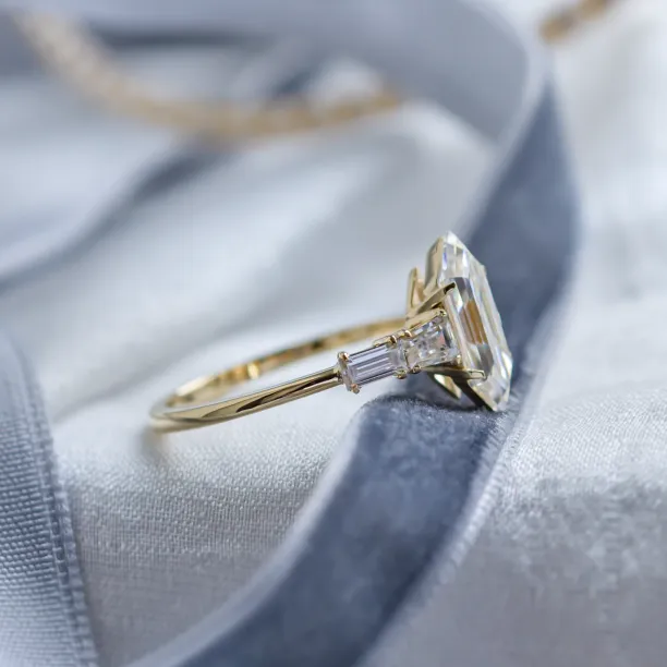 Elegant ring with hexagon moissanite DUKE Image