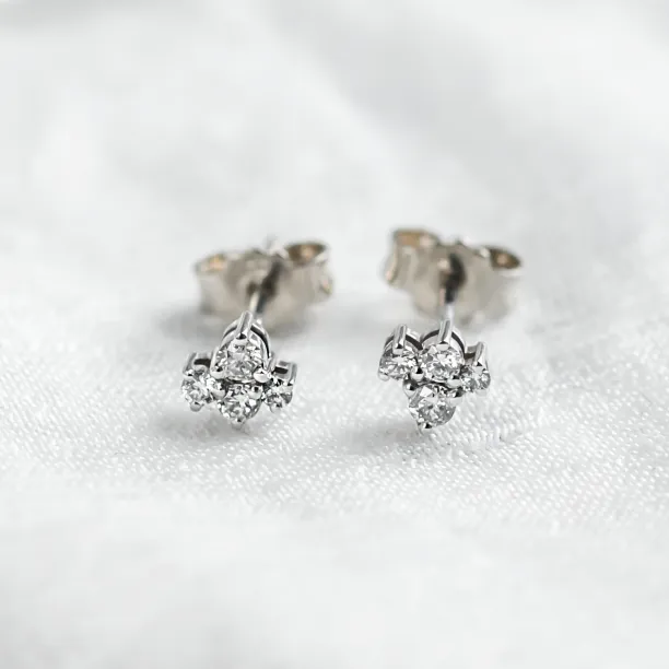 Minimalist gold earrings with diamonds in cluster setting STEPH Image