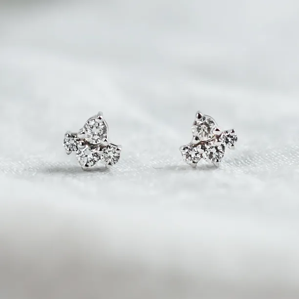 Minimalist gold earrings with diamonds in cluster setting STEPH Image