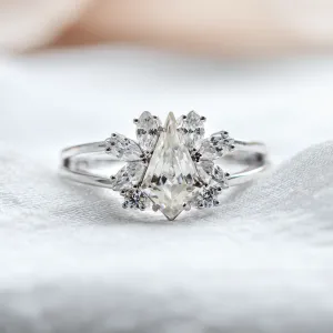 Vintage engagement ring in gold with moissanites THEODORE