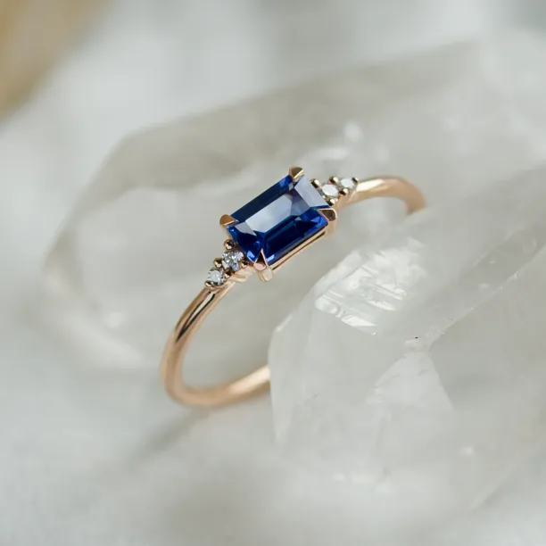 Modern ring with emerald sapphire and diamonds EUDE Image