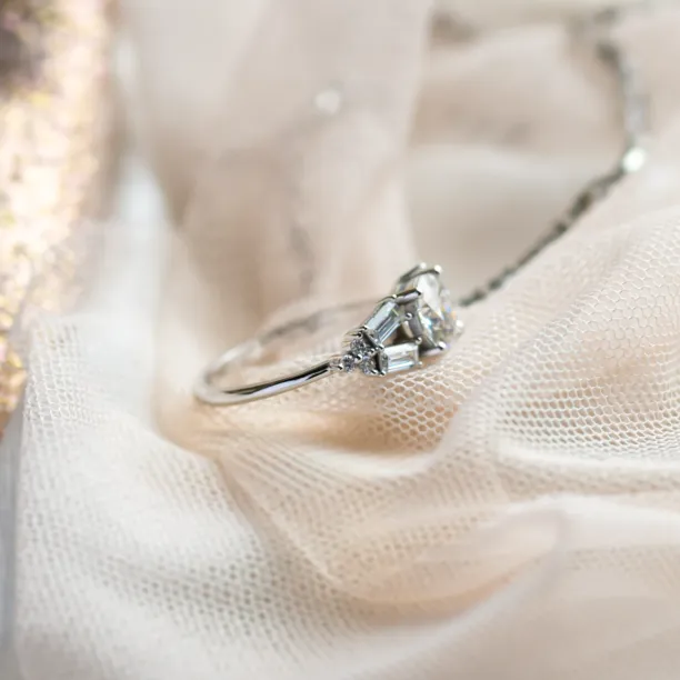 Luxury atypical ring with moissanites GINNY Image