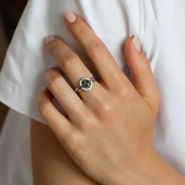 Diamond curved wedding band GEORGIA Image