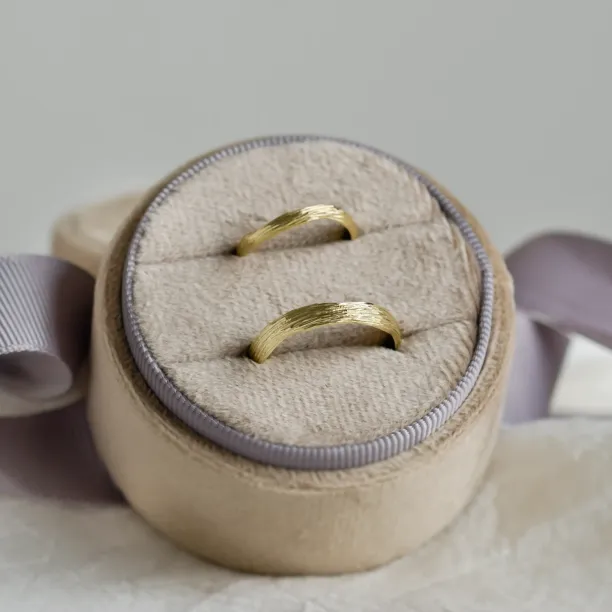 Gold twig wedding rings MIANA Image