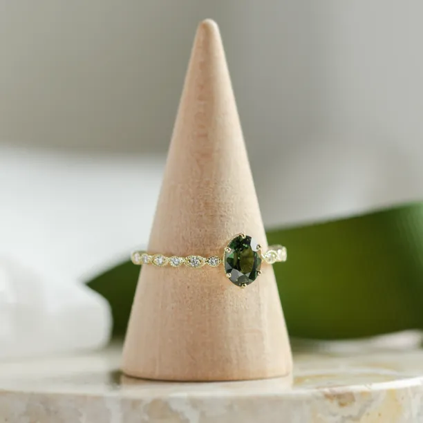 Vintage engagement ring with green sapphire and diamonds MADDIE Image
