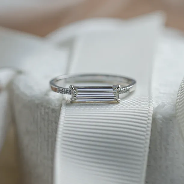 Gold ring with baguette moissanite CASSIOPEIA Image
