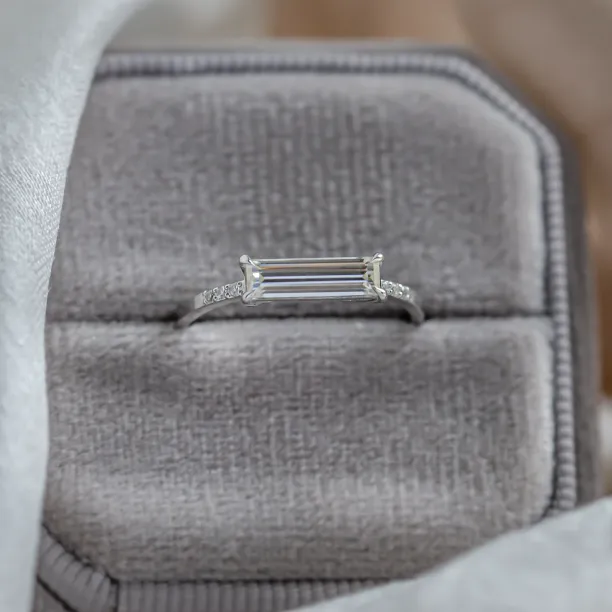 Gold ring with baguette moissanite CASSIOPEIA Image
