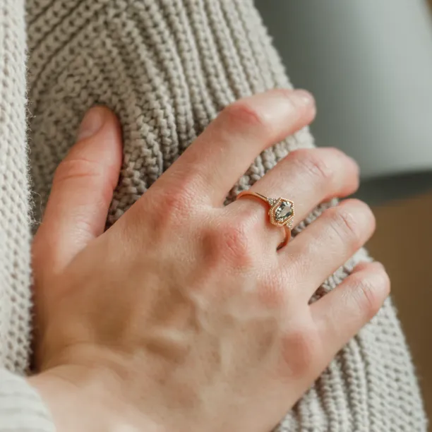Gold vintage ring with hexagon sapphire and diamonds MAISY Image