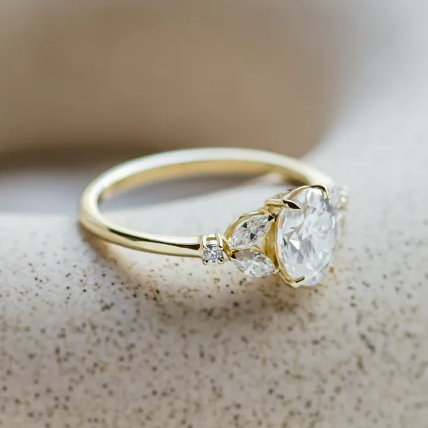 Gold vintage ring with moissanity GEMMA Image