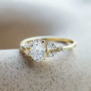 Gold vintage ring with moissanity GEMMA Thumbnail