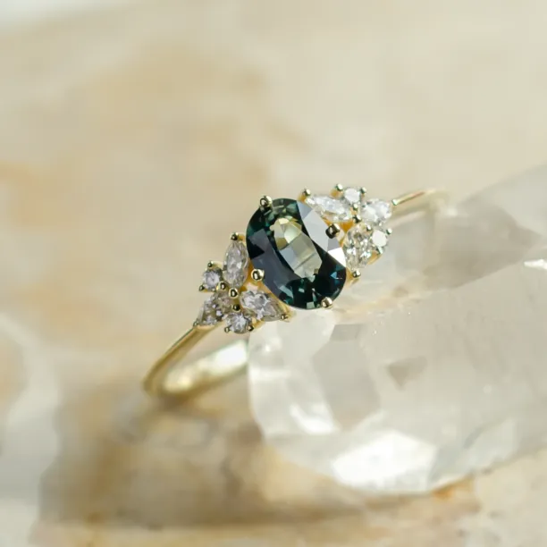 Luxury teal sapphire and diamond ring HAZEL Image