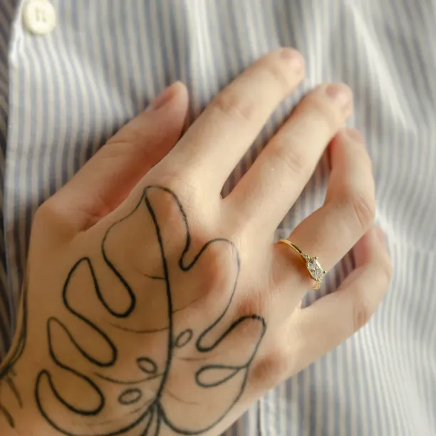 Original engagement ring with moissanite GLOW Image