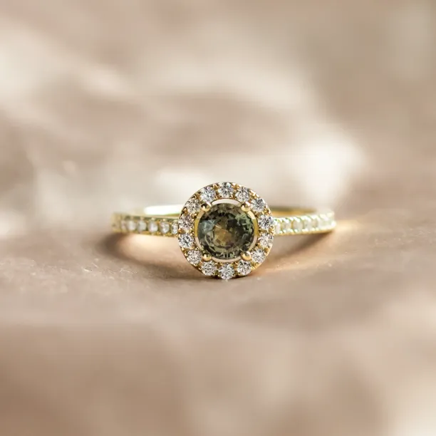 Sapphire and diamond halo ring GISE Image