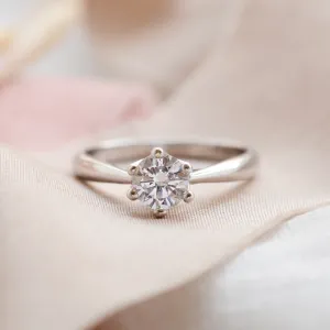 TRINO classic engagement diamond ring