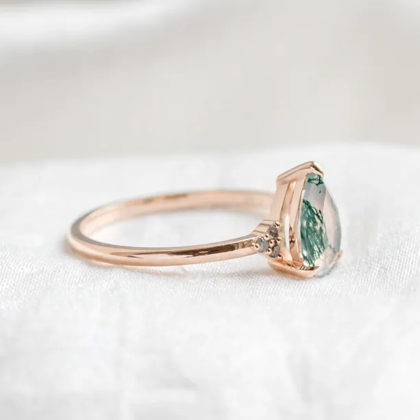 Unusual engagement ring with moss agate and diamonds ALBRUNA Image