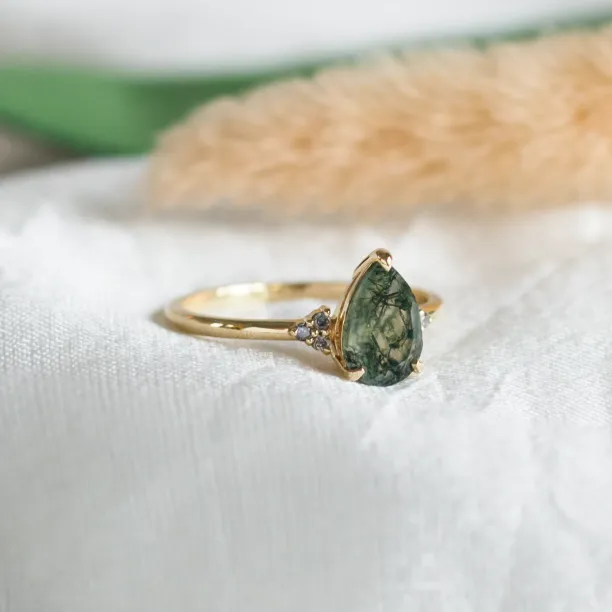 Unusual engagement ring with moss agate and diamonds ALBRUNA Image