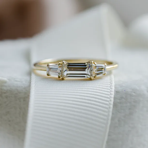 Vintage ring in art deco style with moissanites VISCOUNT Image