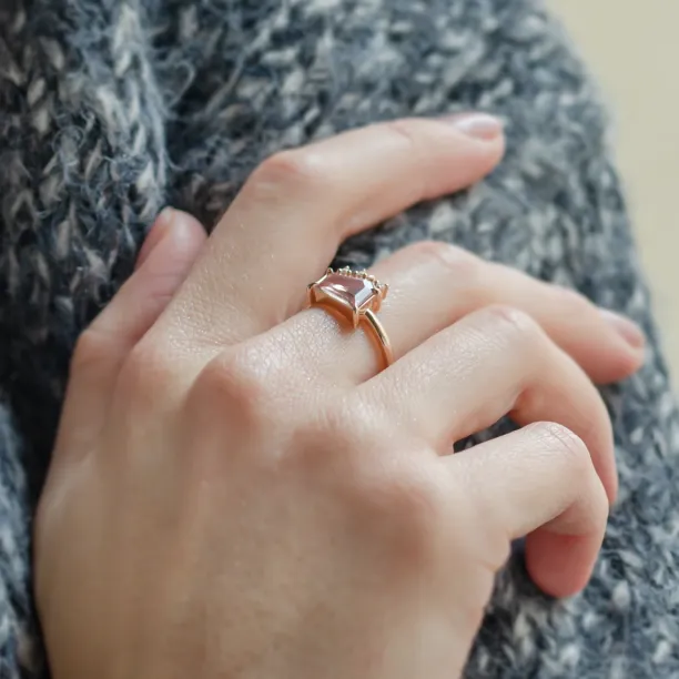 Gold ring with sapphire and diamonds TARA Image