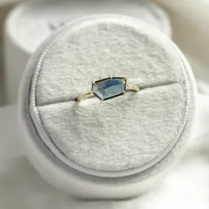 Teal sapphire engagement ring MAGNIFICA Thumbnail
