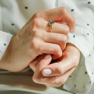 Teal sapphire engagement ring MAGNIFICA Thumbnail