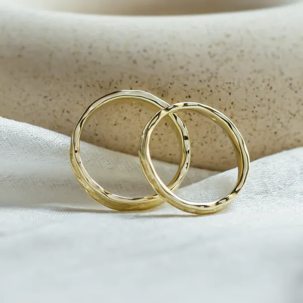 Wedding bands with natural surface NATURA Image